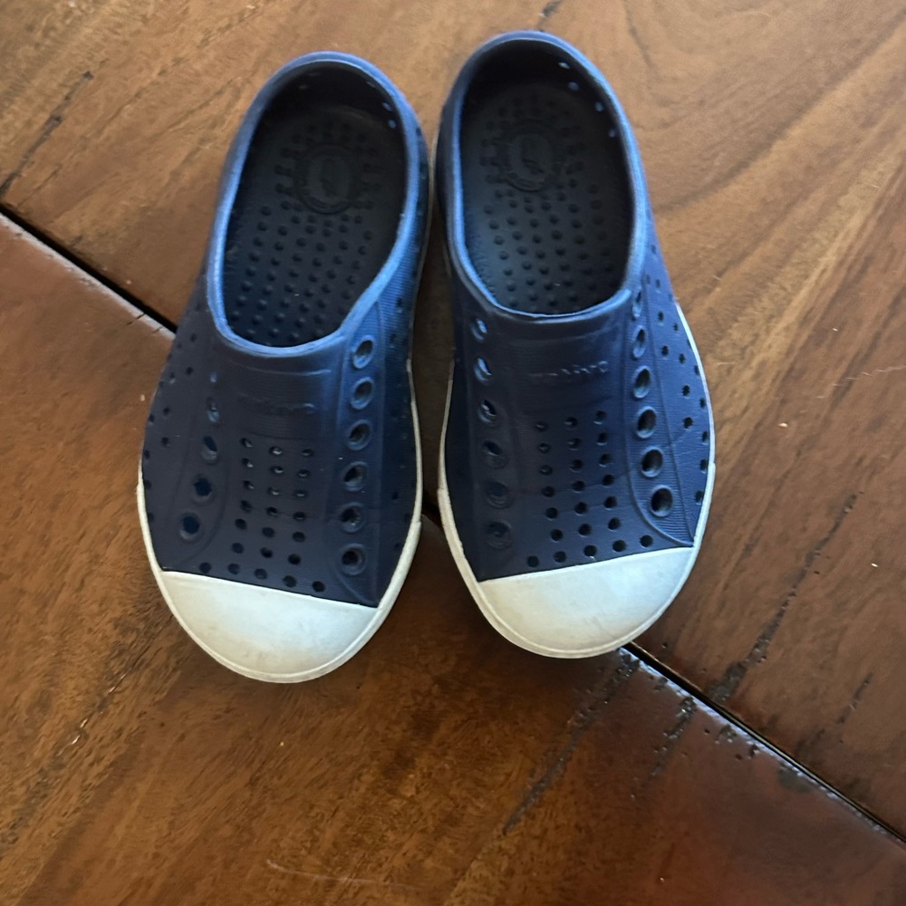 Native Shoes Kids Water Shoes - Navy and White